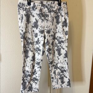 Insight patterned capri‎ pants.  Size 16
